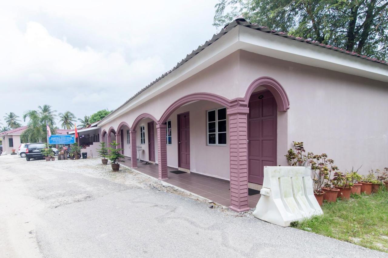 Kampung Guest House Pantai Cenang  Exteriör bild